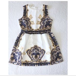 🌓 NWT Baroque-style fitted A line dress